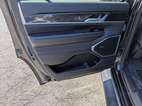 Certified 2024 Jeep Wagoneer 4WD image 22