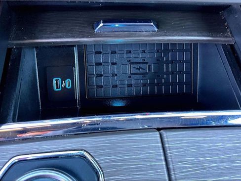 Used 2024 Ford Expedition Limited image 18