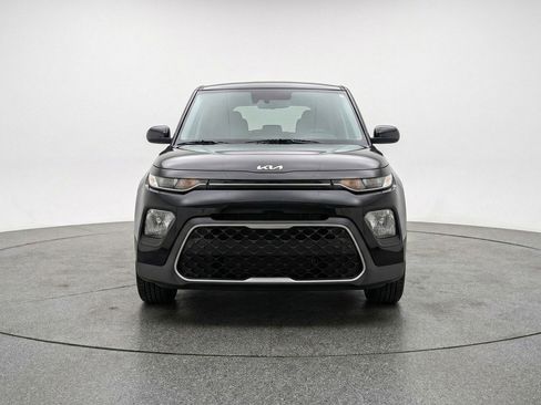 Used 2025 Kia Soul LX w/ LX Technology Package image 2