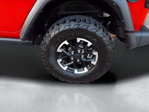 Used 2024 Jeep Wrangler Unlimited Rubicon 4xe image 10