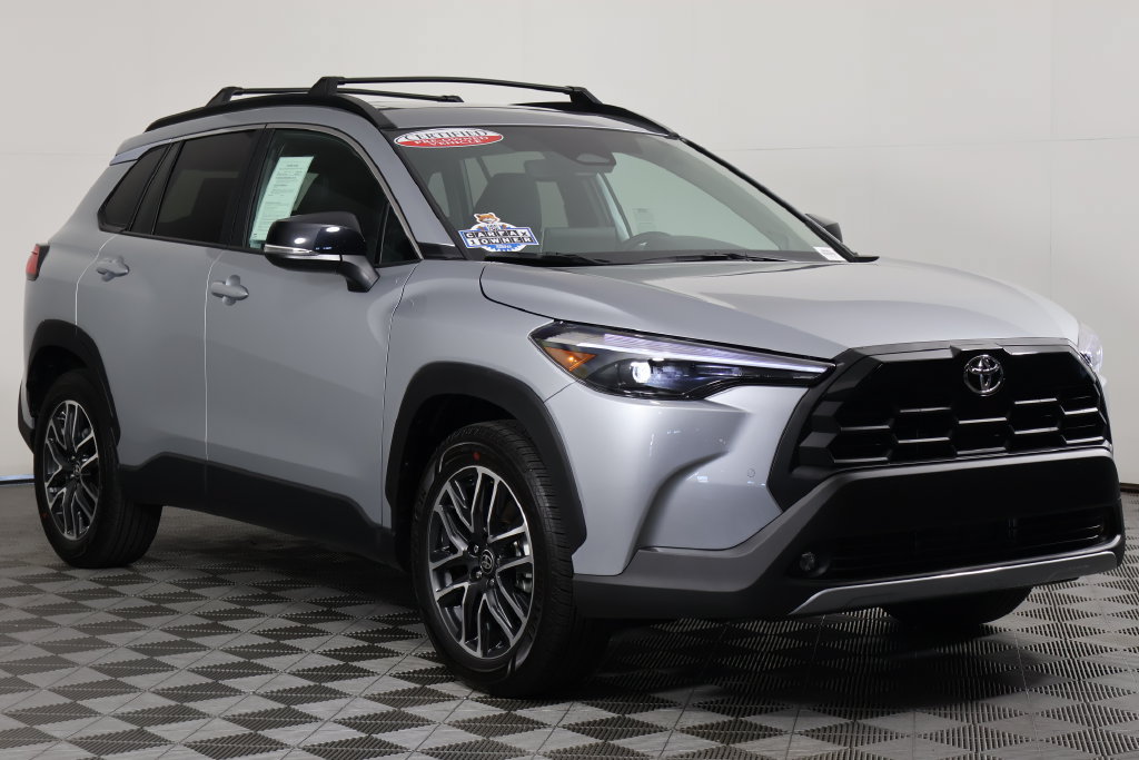 Used 2026 Toyota Corolla Cross XLE w/ Convenience Package AWD/4WD image 3