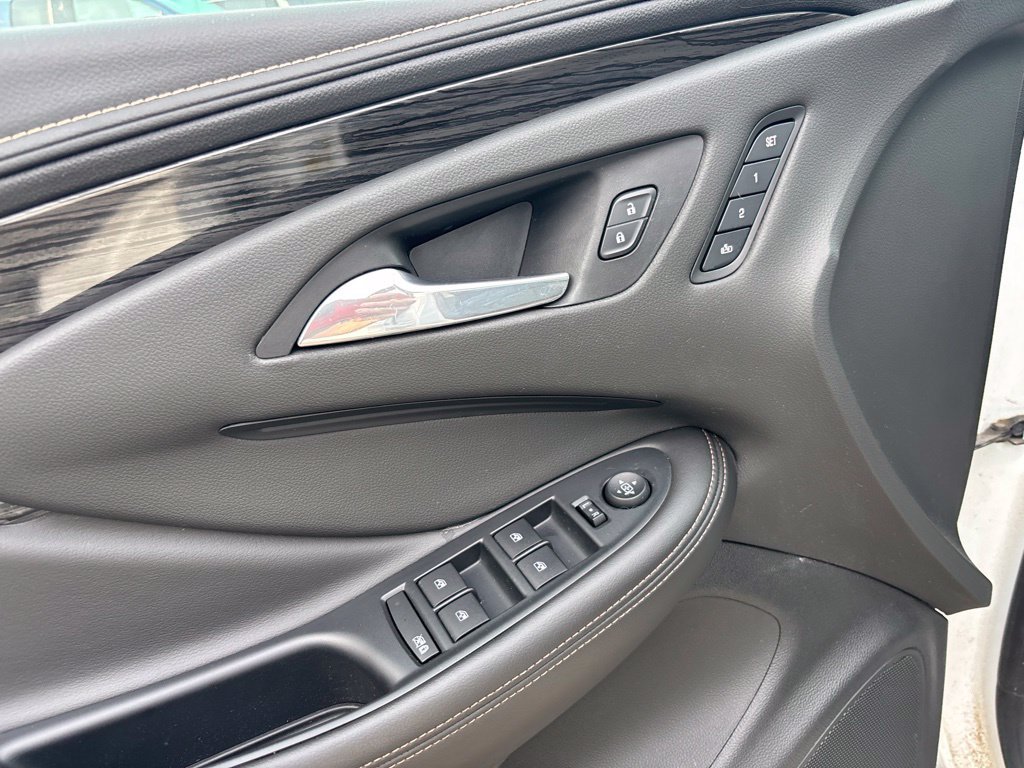 Used 2017 Buick Envision Essence AWD/4WD image 12