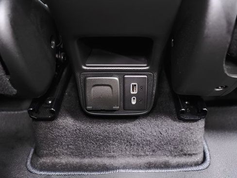 Used 2021 Buick Encore GX Essence FWD image 32