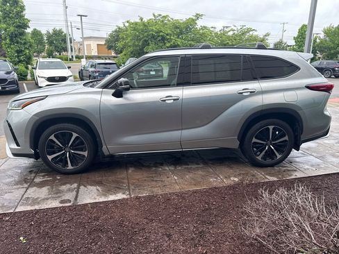 Used 2021 Toyota Highlander XSE AWD/4WD image 8
