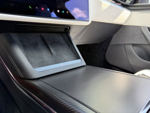 Used 2022 Tesla Model S Plaid image 30