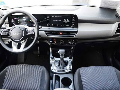 Used 2024 Kia Seltos LX image 16