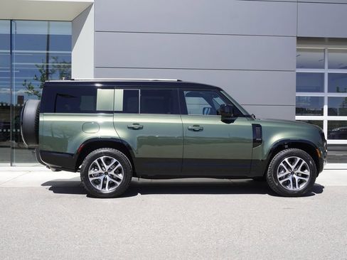 New 2026 Land Rover Defender 130 X-Dynamic SE AWD/4WD image 7