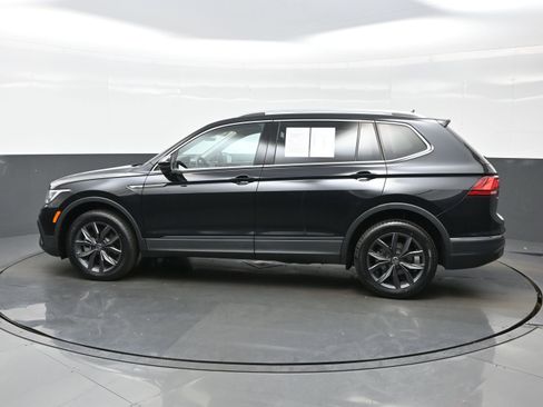 Used 2022 Volkswagen Tiguan SE AWD/4WD image 3