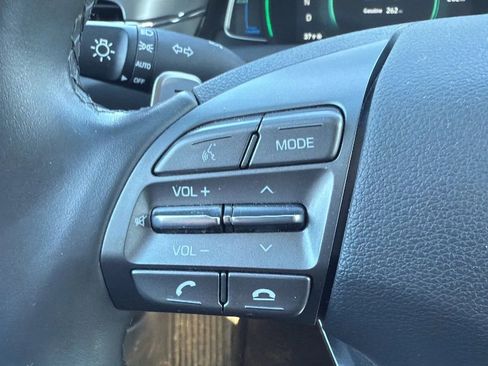 Used 2020 Hyundai Ioniq SEL image 12