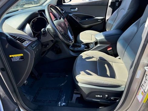 Used 2017 Hyundai Santa Fe Sport image 4