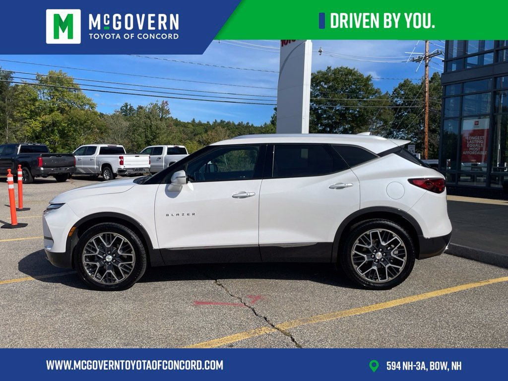 Used 2024 Chevrolet Blazer Premier w/ Driver Confidence II Package AWD/4WD image 2