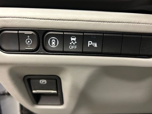 Used 2024 Acura MDX SH-AWD w/ Technology Package image 15