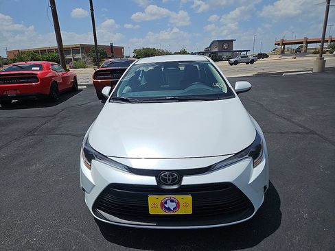 Certified 2026 Toyota Corolla LE FWD image 8