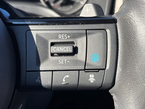 Used 2023 Nissan Rogue SL w/ SL Premium Package image 21