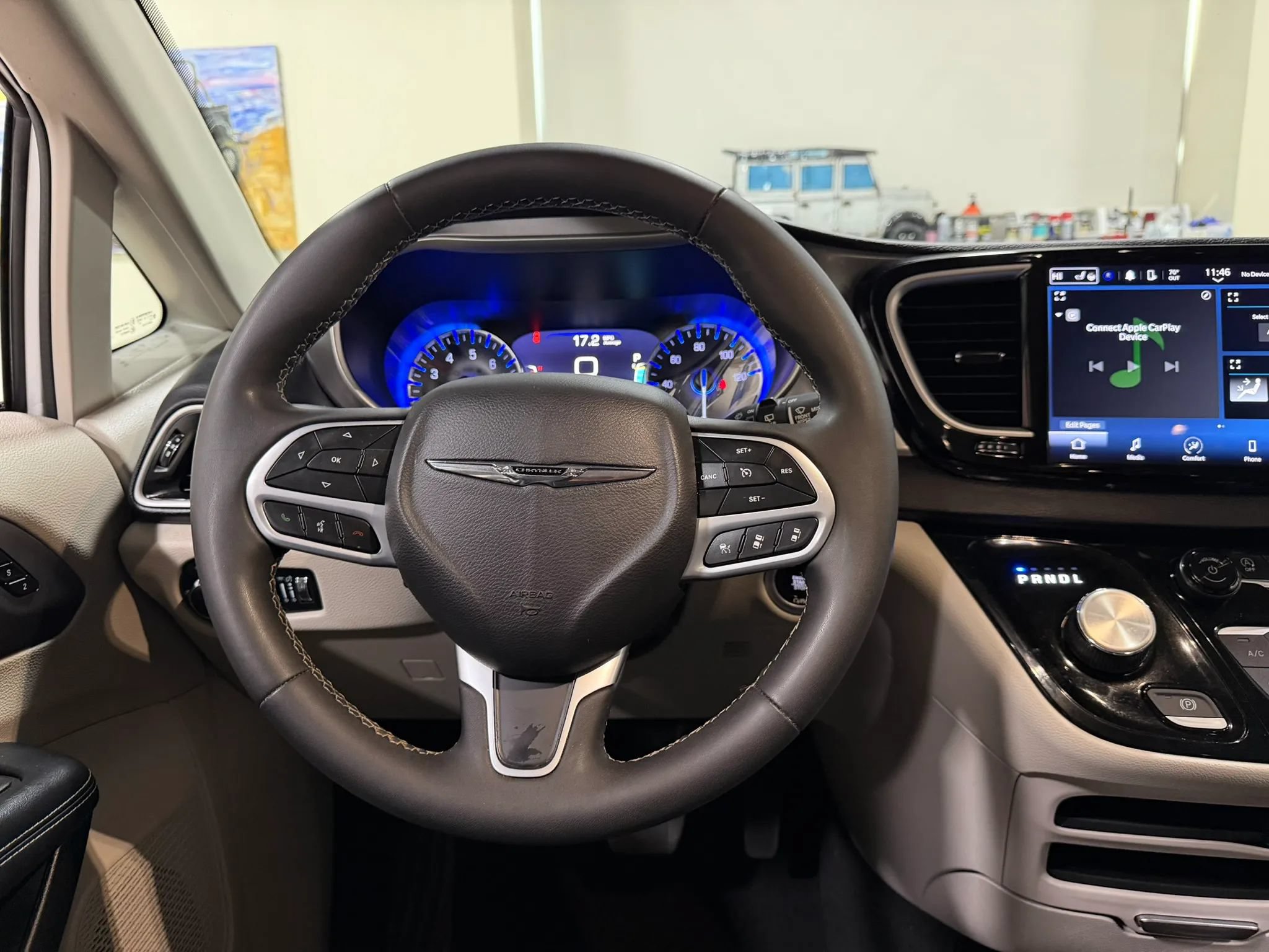 Used 2023 Chrysler Pacifica Touring-L FWD image 48