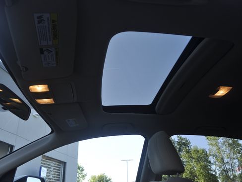 Used 2016 Honda CR-V EX image 18