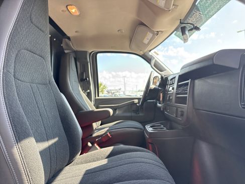 Used 2024 GMC Savana 2500 w/ Driver Convenience Package image 29