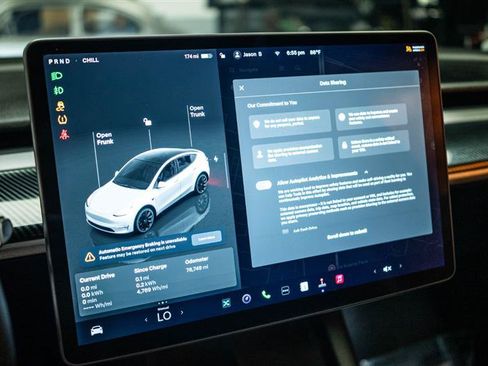 Used 2022 Tesla Model Y Long Range AWD/4WD image 18