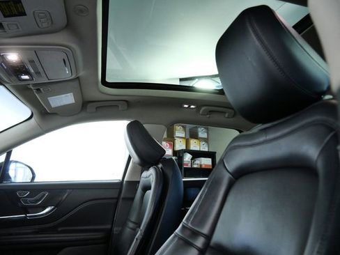 Used 2023 Lincoln Corsair Reserve w/ Equipment Group 202A image 17