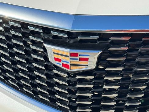 Certified 2025 Cadillac XT5 Premium Luxury image 9