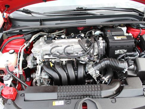 Used 2021 Toyota Corolla LE FWD image 31