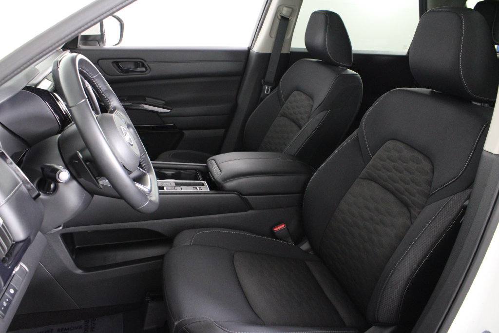 Certified 2024 Nissan Pathfinder SV FWD image 20