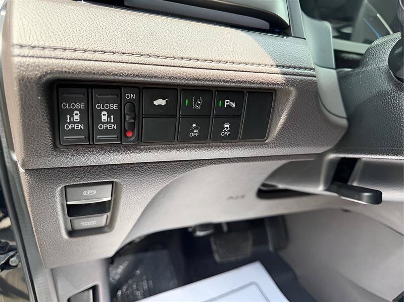 Used 2018 Honda Odyssey Elite image 20