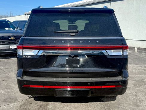 Used 2022 Lincoln Navigator Reserve image 6