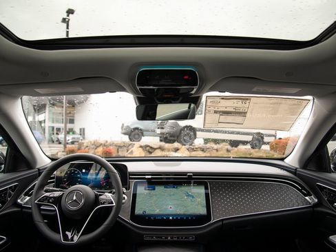 New 2026 Mercedes-Benz E 350 4MATIC Sedan image 16