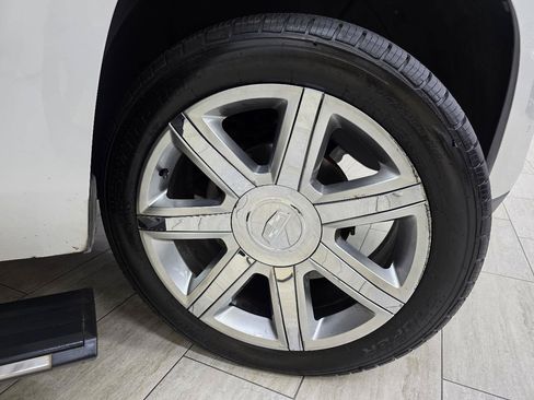 Used 2017 Cadillac Escalade Premium Luxury AWD/4WD image 44