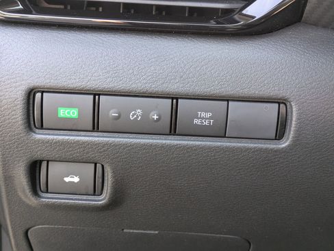 Used 2025 Nissan Sentra SV FWD image 22