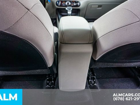 Used 2025 Kia Soul LX image 32