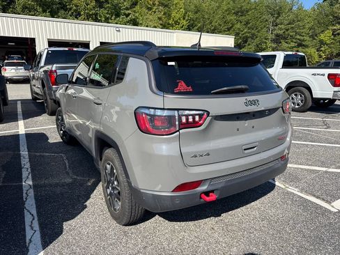 Used 2021 Jeep Compass Trailhawk w/ Sun and Sound Group AWD/4WD image 12