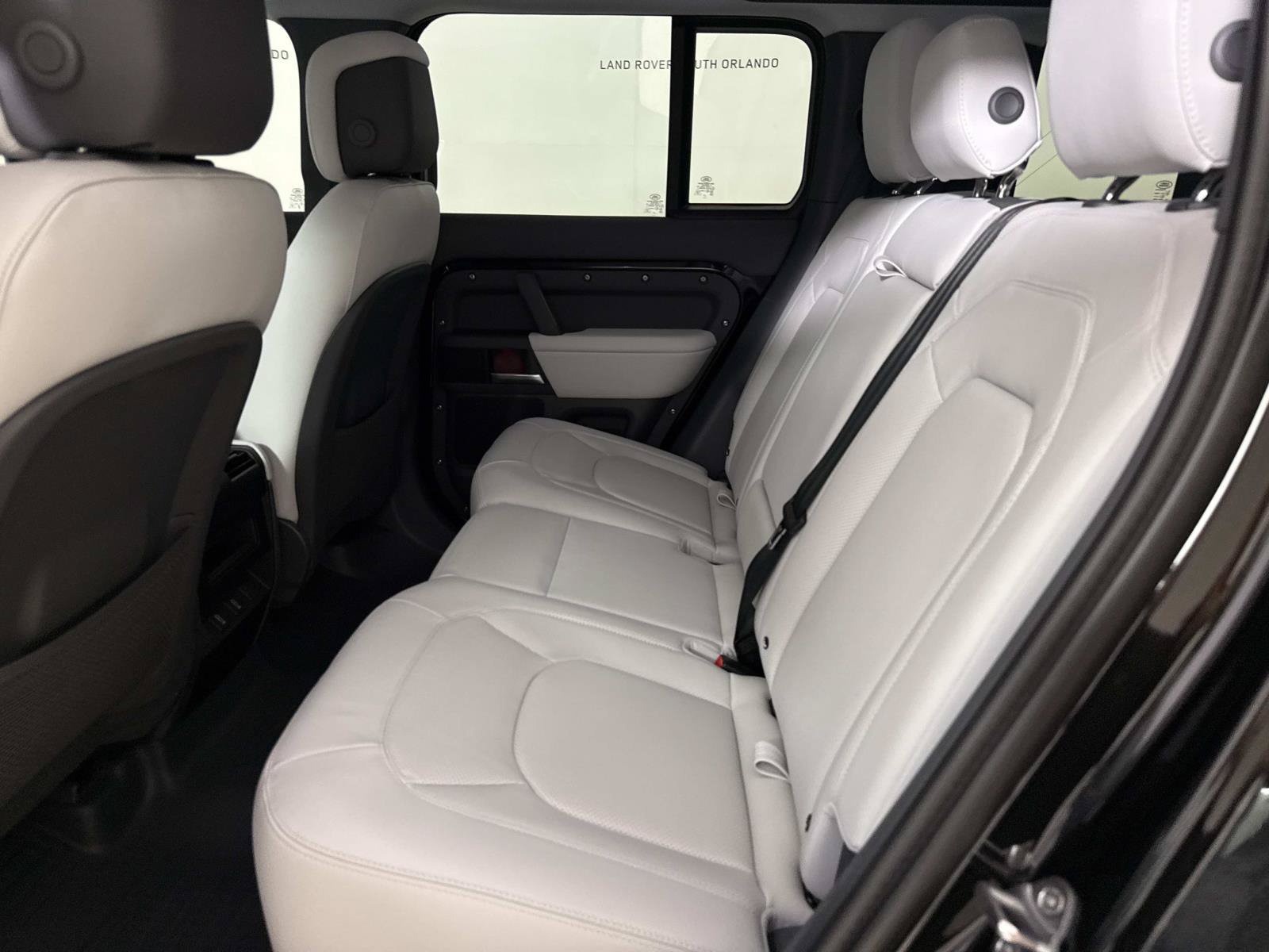 New 2026 Land Rover Defender 110 X-Dynamic SE AWD/4WD image 13