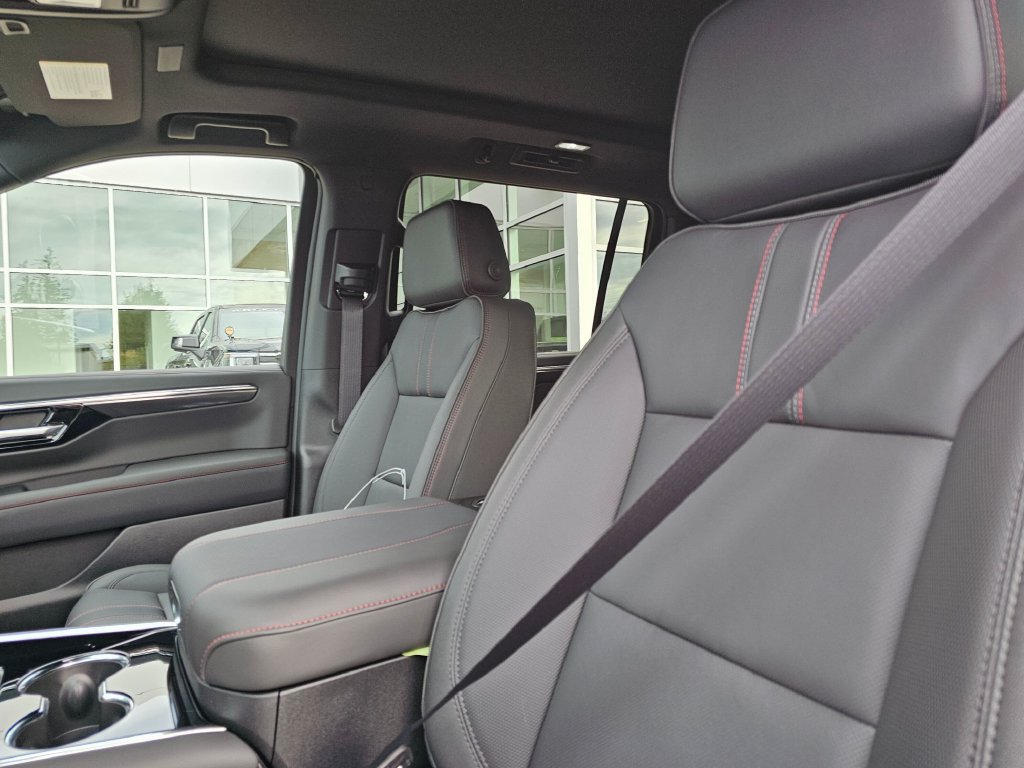 New 2026 Chevrolet Suburban RST w/ RST Capability Package AWD/4WD image 25