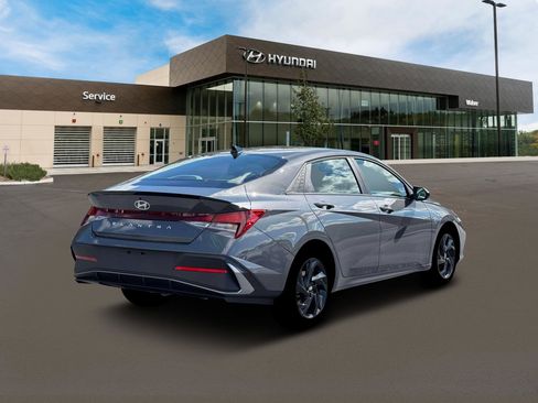New 2026 Hyundai Elantra Sport image 8