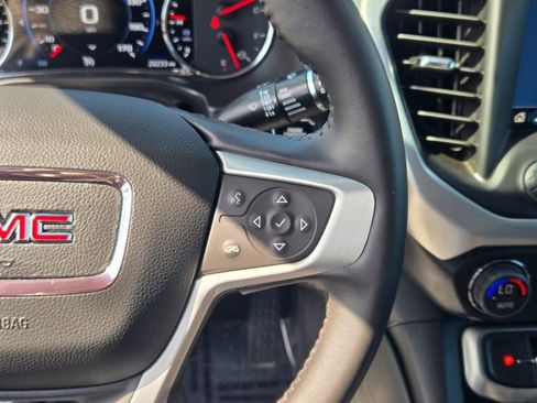 Used 2022 GMC Acadia SLT w/ Technology Package AWD/4WD image 36