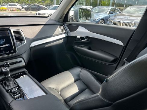Used 2018 Volvo XC90 T6 Momentum w/ Convenience Package AWD/4WD image 21