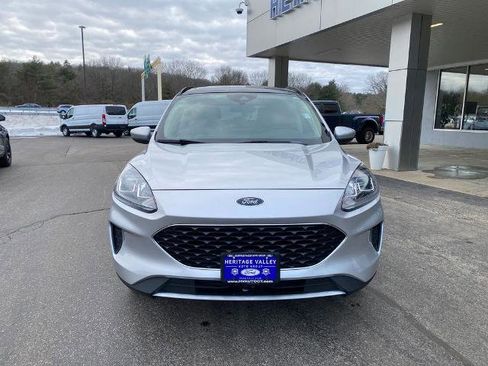 Certified 2020 Ford Escape SE image 2