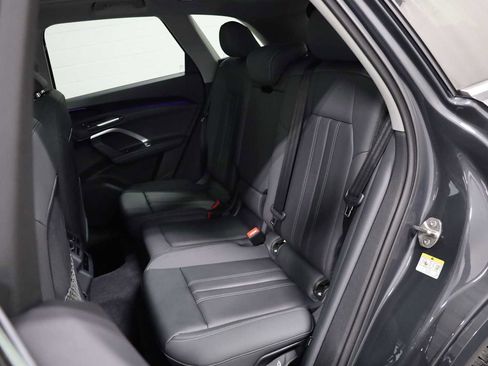 Certified 2025 Audi Q5 Premium w/ Convenience Package image 33