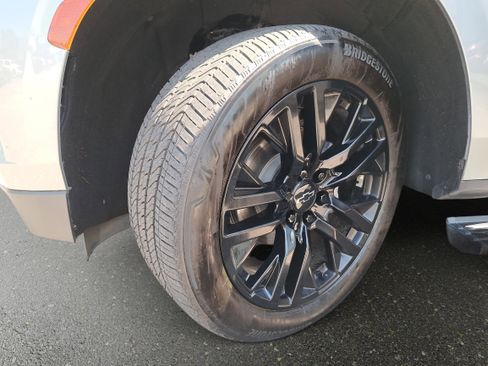 Used 2024 Chevrolet Tahoe High Country image 33