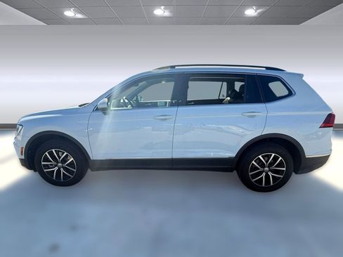 Used 2021 Volkswagen Tiguan SE w/ Panoramic Sunroof Package image 2
