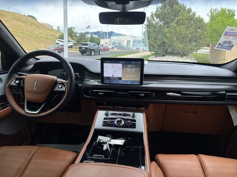 Certified 2023 Lincoln Aviator Black Label w/ Dynamic Handling Package AWD/4WD image 30