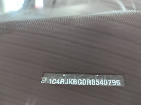 Used 2024 Jeep Grand Cherokee L Limited image 34