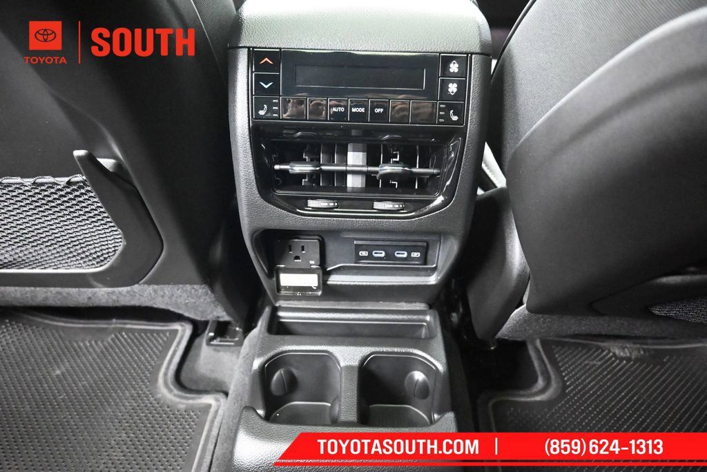 Used 2026 Jeep Grand Cherokee L Limited AWD/4WD image 30