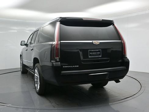 Used 2016 Cadillac Escalade ESV Platinum image 28