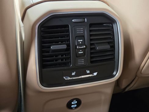 New 2026 Porsche Macan AWD/4WD image 12