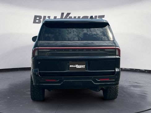 Used 2025 Lincoln Navigator Reserve AWD/4WD image 4