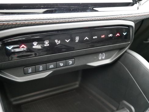 New 2026 Jeep Cherokee Overland image 15