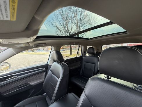 Used 2022 Volkswagen Atlas SEL R-Line image 25